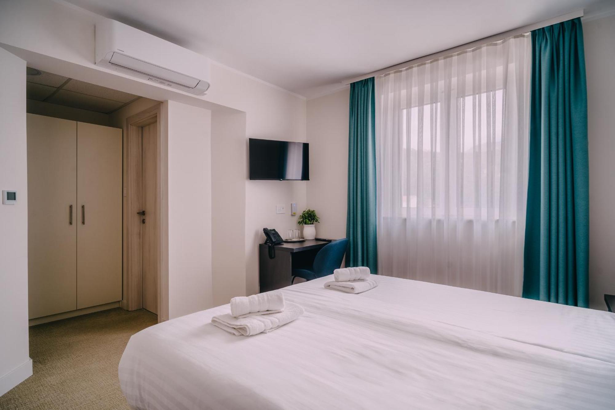 Hotel Kul In Ablana à Jablanac Extérieur photo