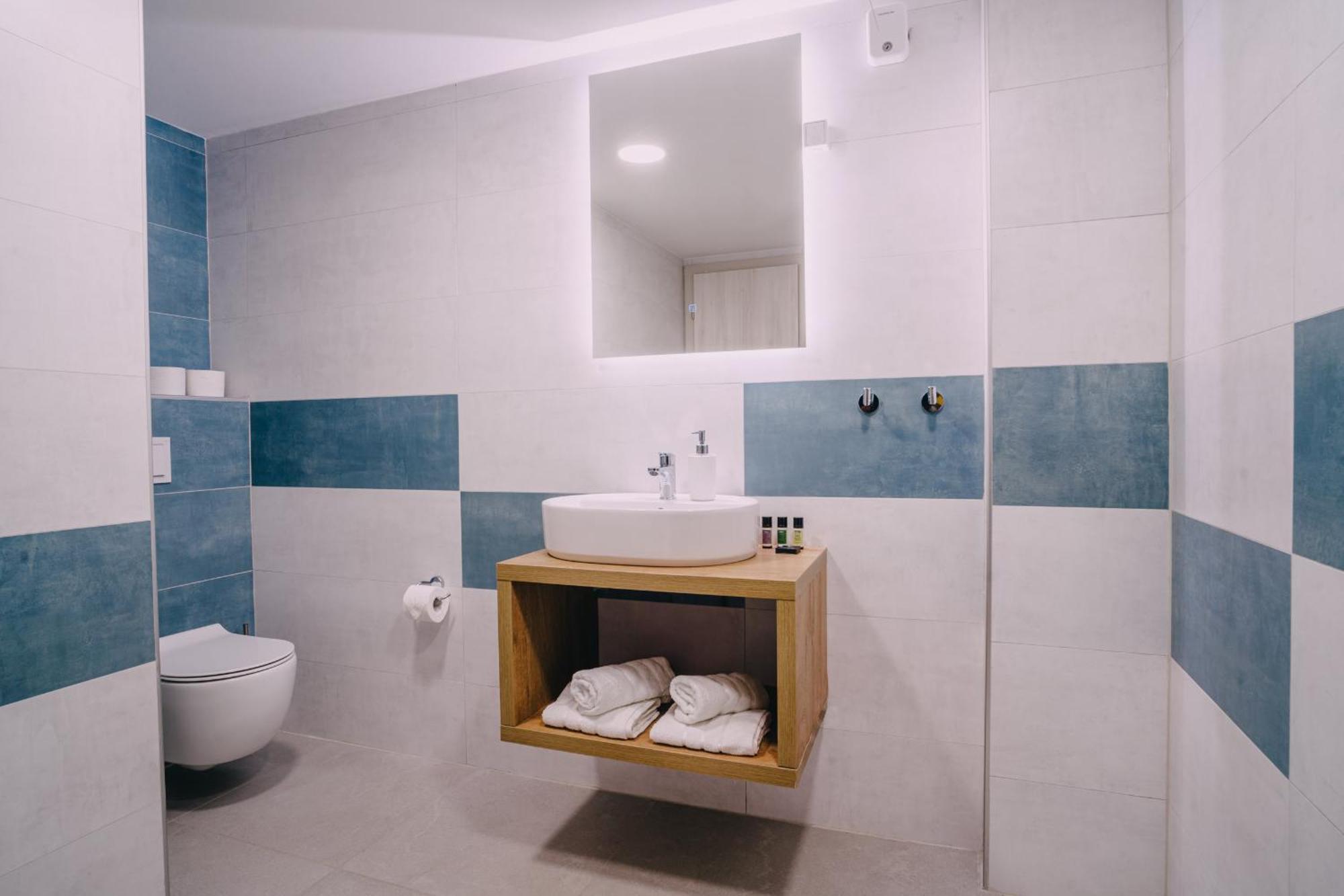 Hotel Kul In Ablana à Jablanac Extérieur photo